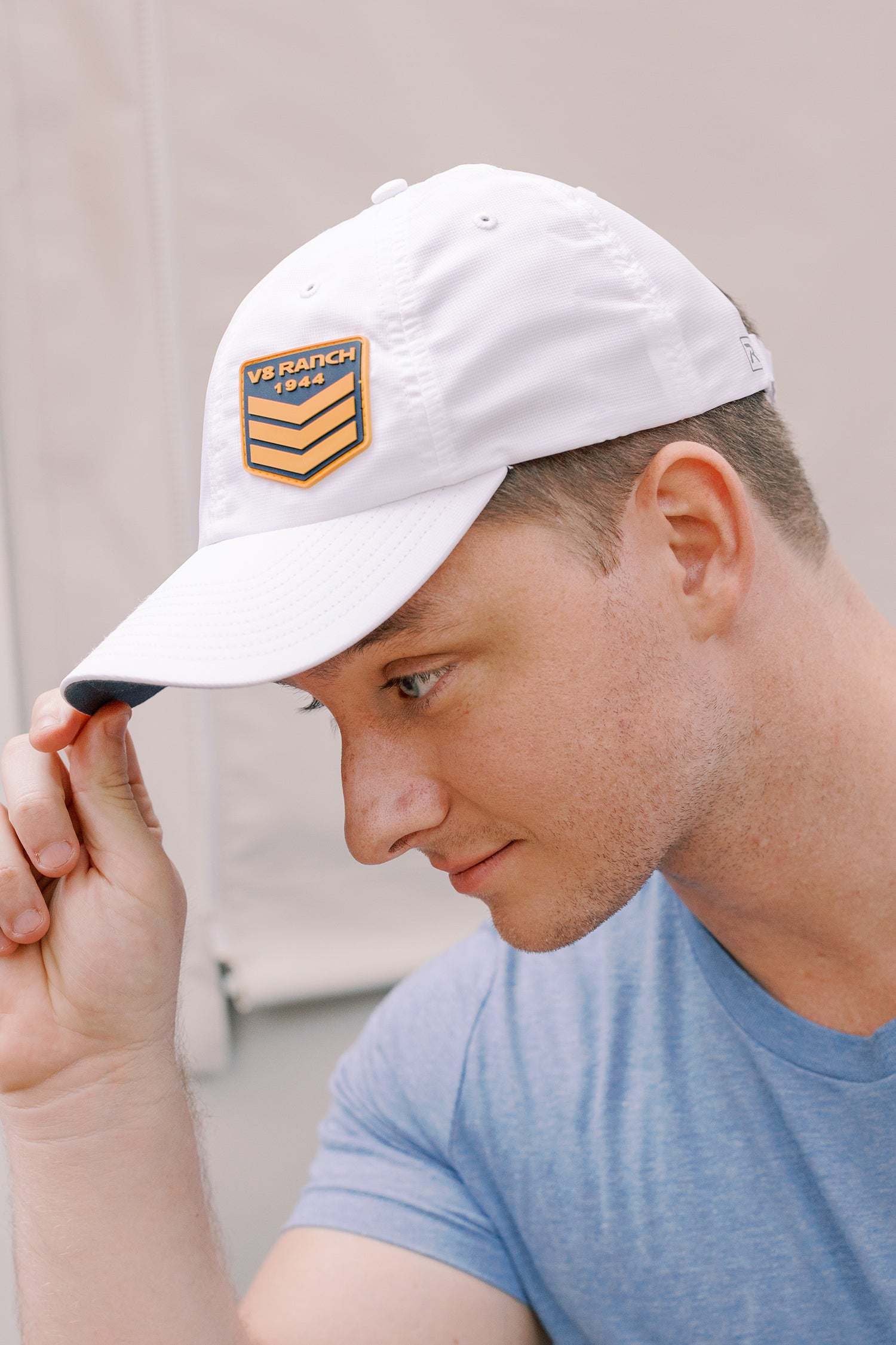 V8 Relaxed Lite White Cap